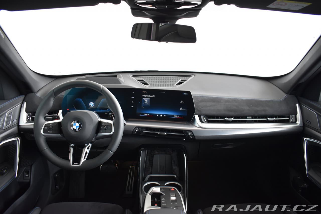 2025 BMW X1 - 6