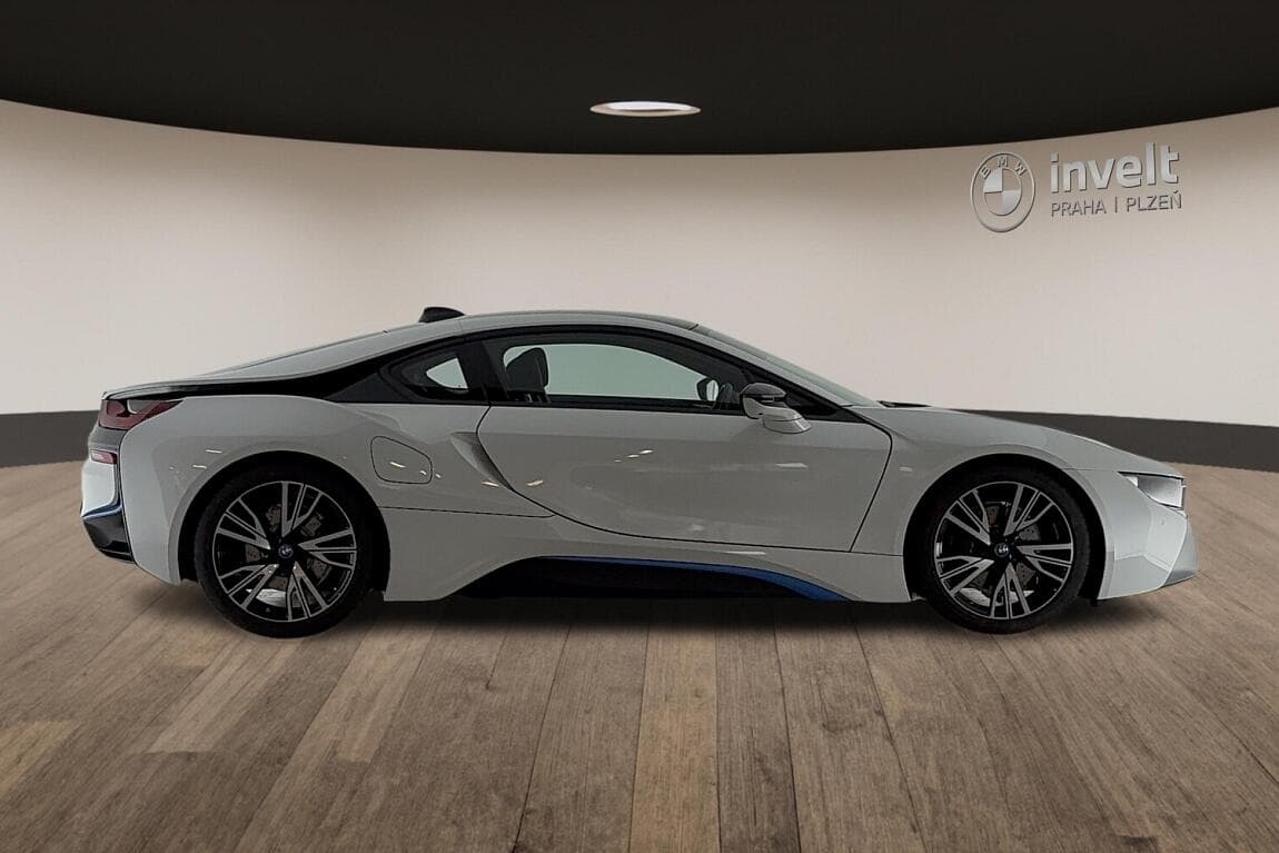 2015 BMW i8 - 2