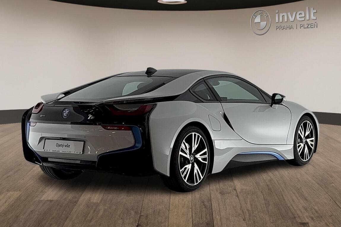 2015 BMW i8 - 3