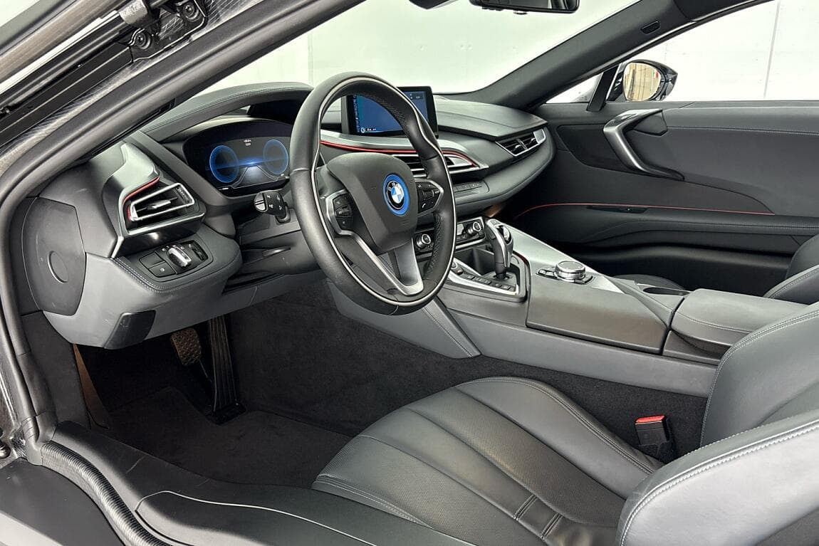2015 BMW i8 - 6