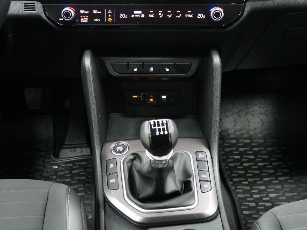 2026 Kia SPORTAGE - 14