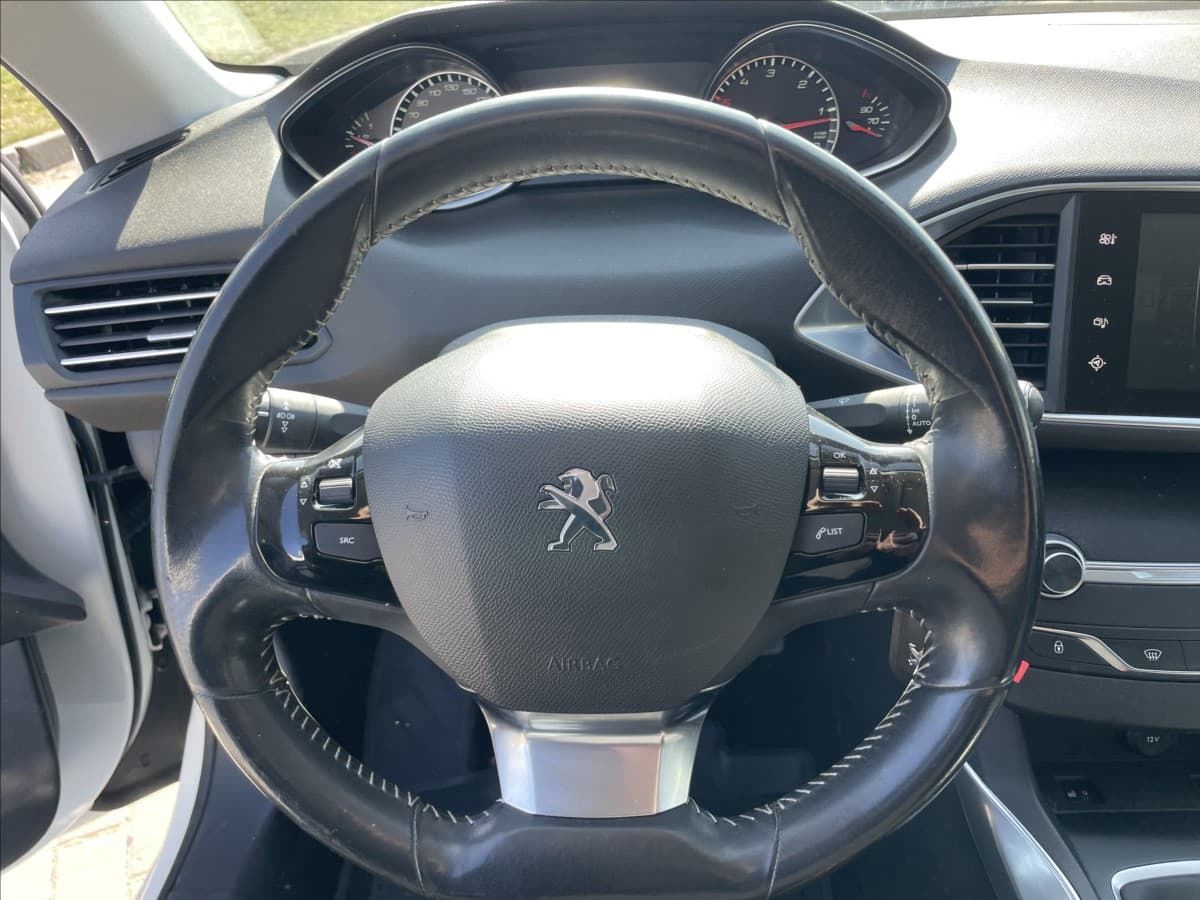 2014 Peugeot 308 - 17