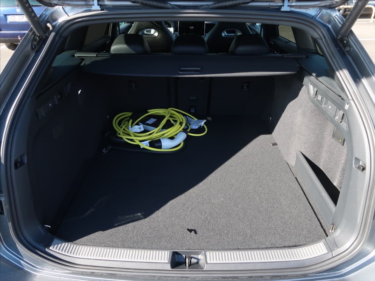 2025 Volkswagen PASSAT - 14