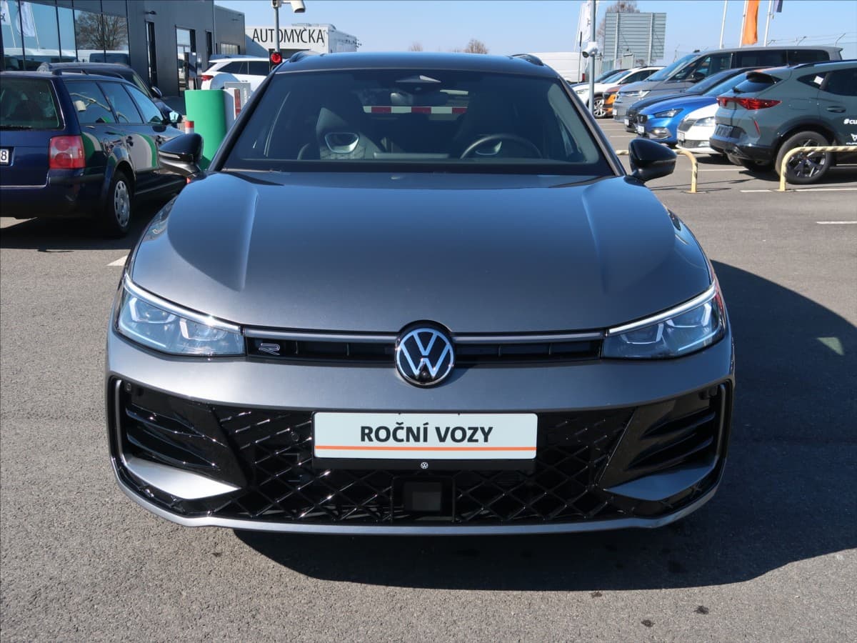 2025 Volkswagen PASSAT - 4