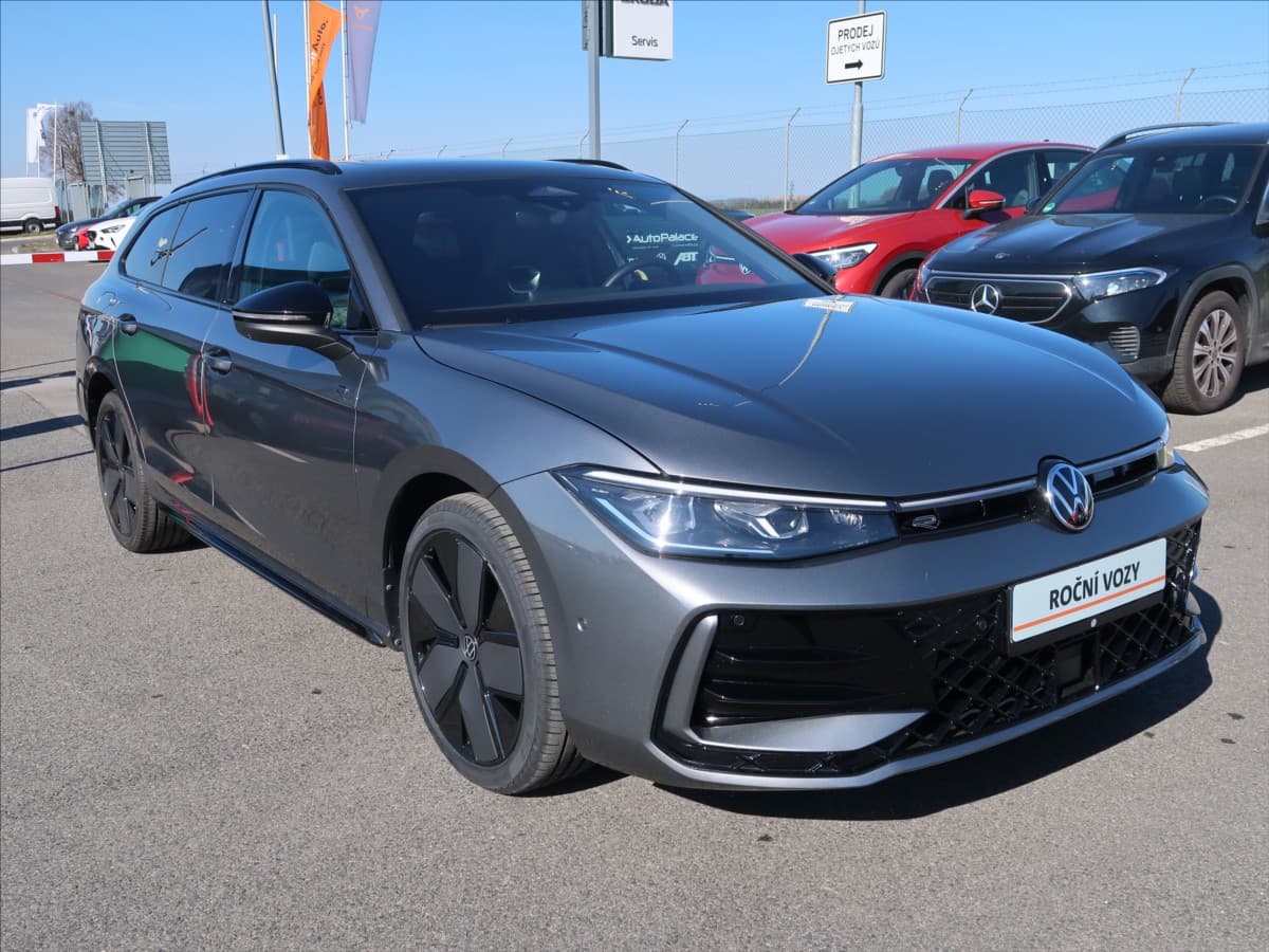 2025 Volkswagen PASSAT - 9