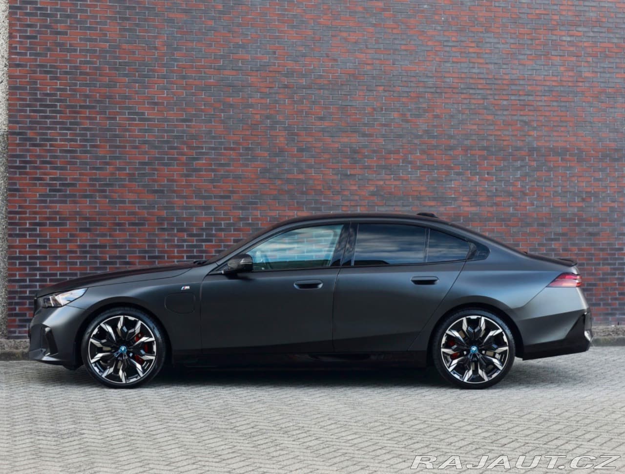 2024 BMW 5-SERIES - 11