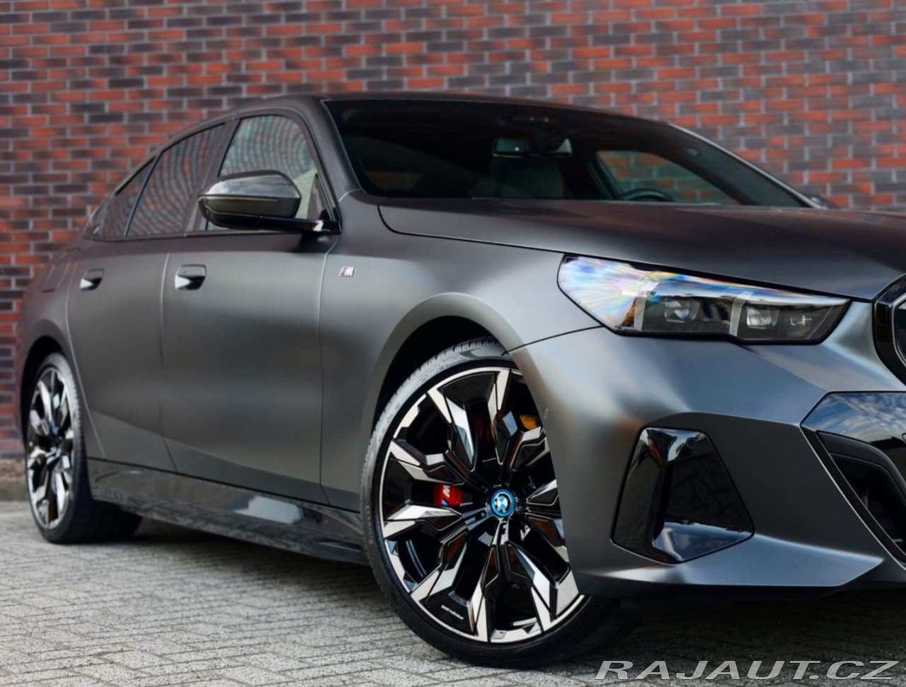 2024 BMW 5-SERIES - 3