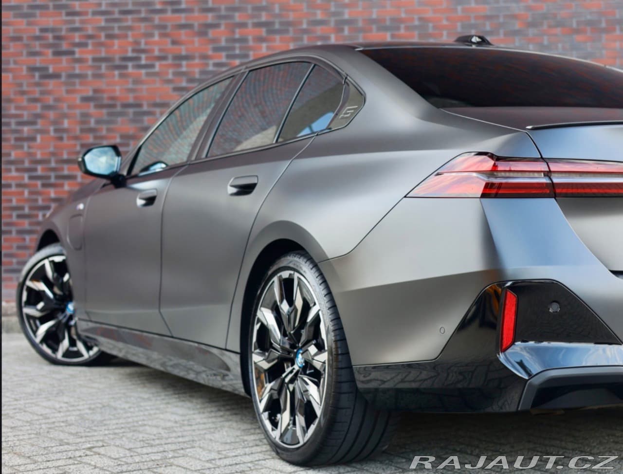 2024 BMW 5-SERIES - 5
