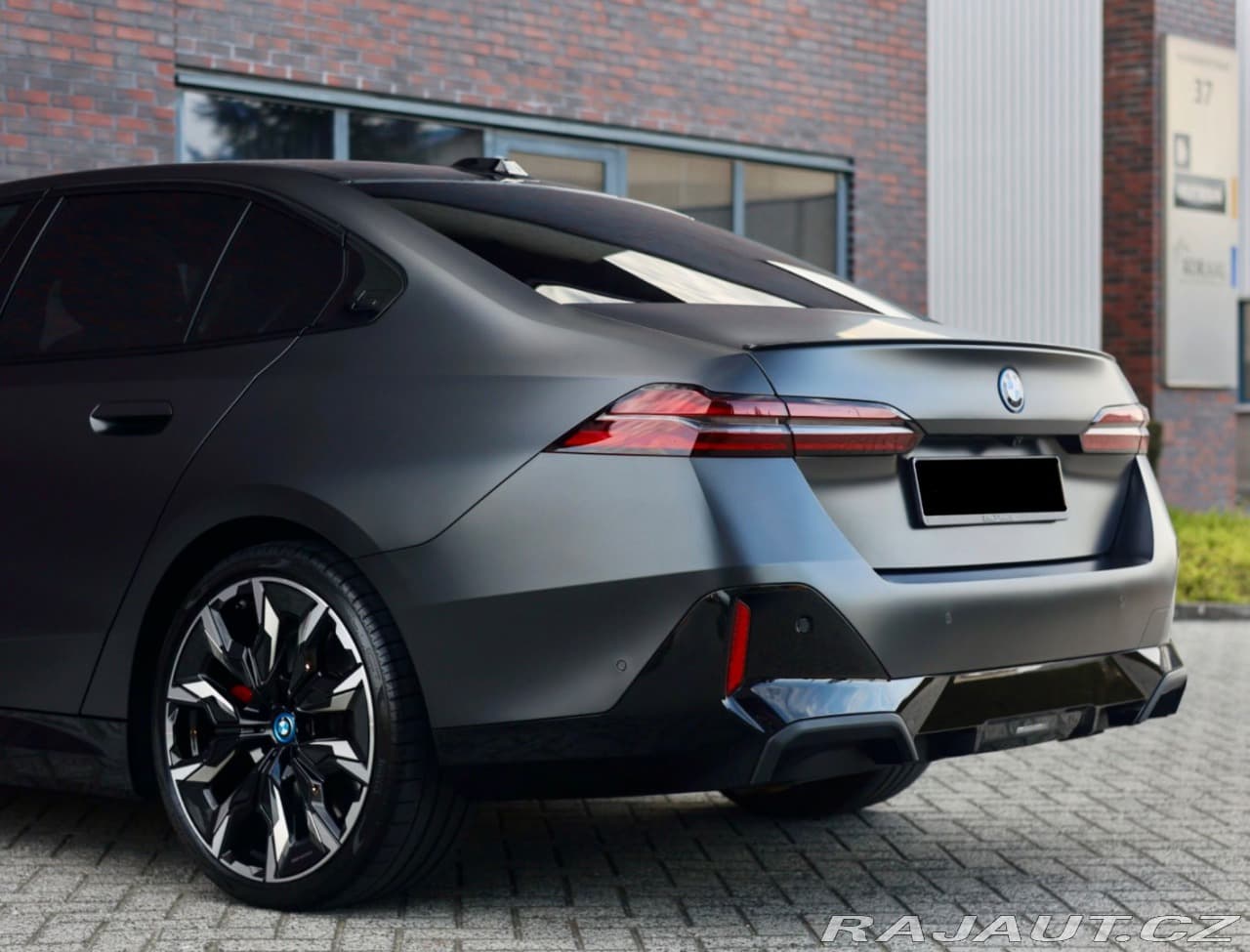 2024 BMW 5-SERIES - 8