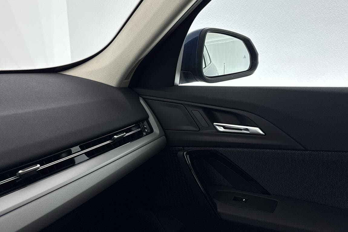 2025 BMW X1 - 16