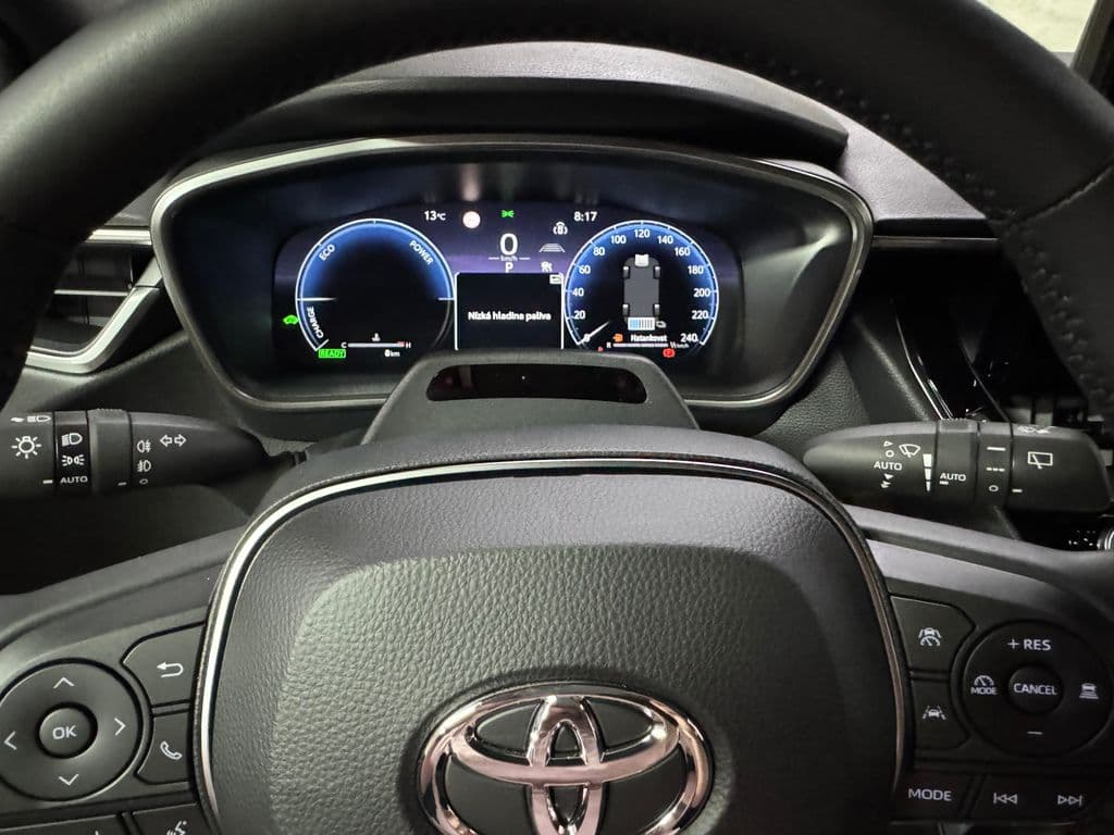 2025 Toyota COROLLA - 14