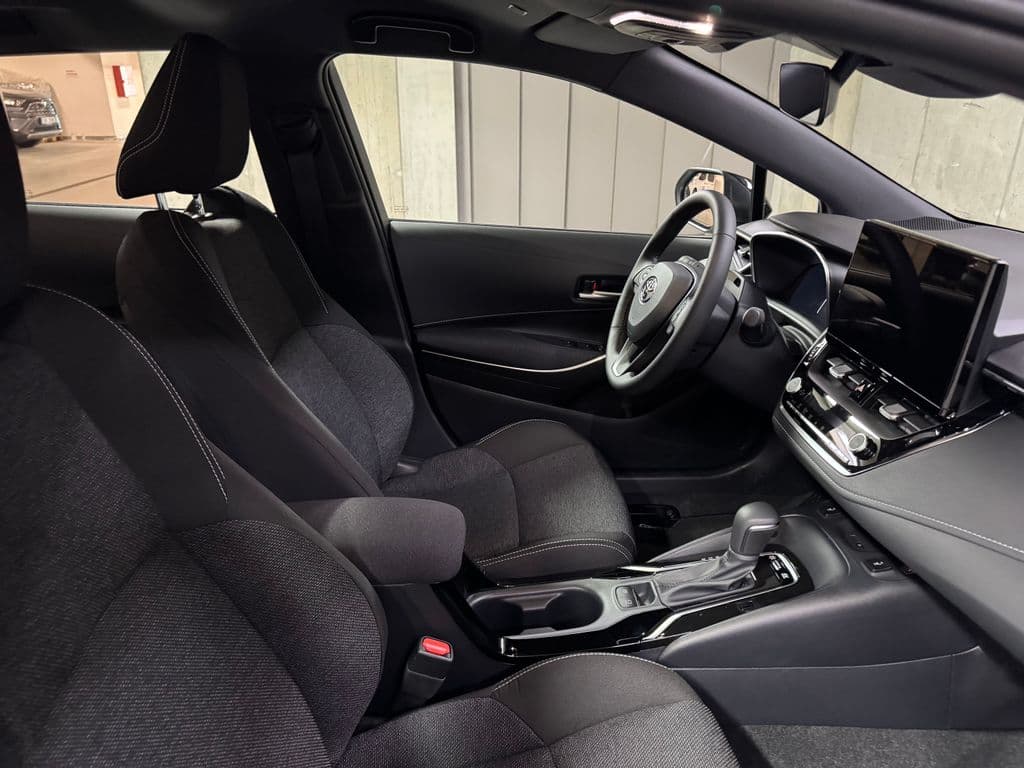 2025 Toyota COROLLA - 13