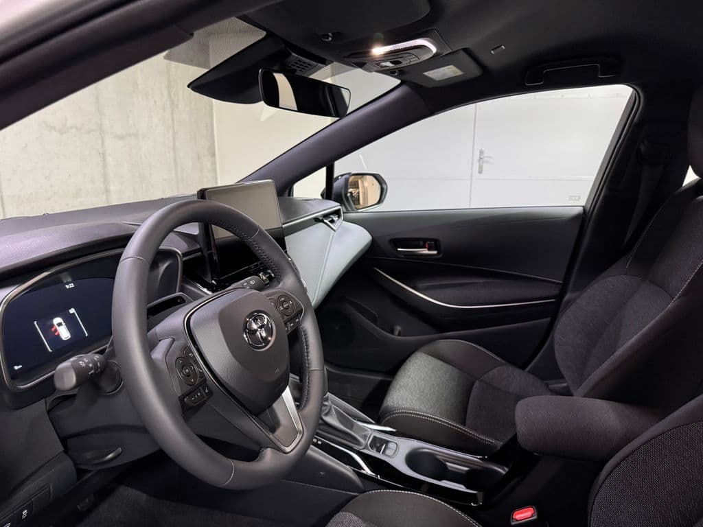 2025 Toyota COROLLA - 9