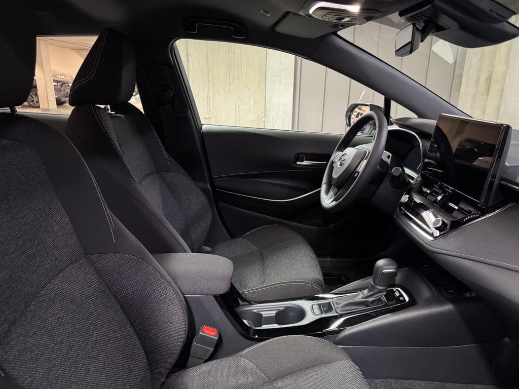 2025 Toyota COROLLA - 13