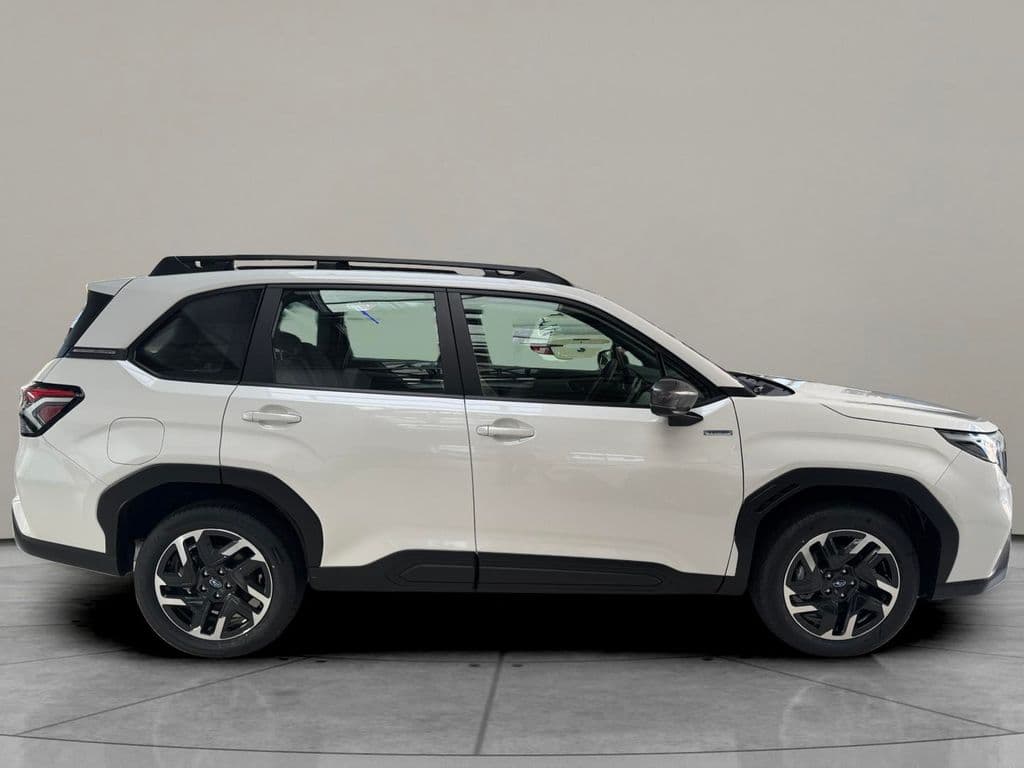 2025 Subaru FORESTER - 8