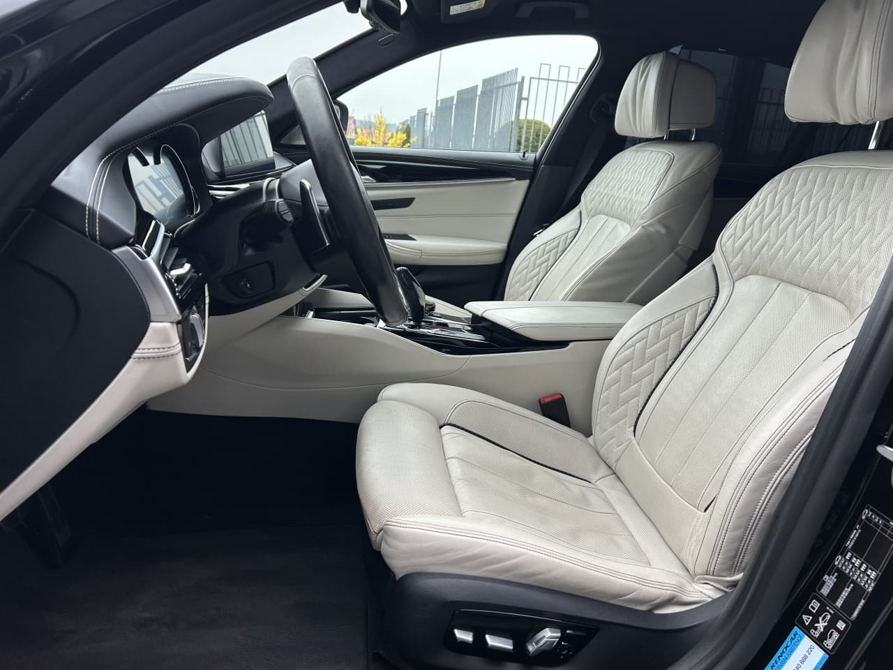 2017 BMW 5-SERIES - 11