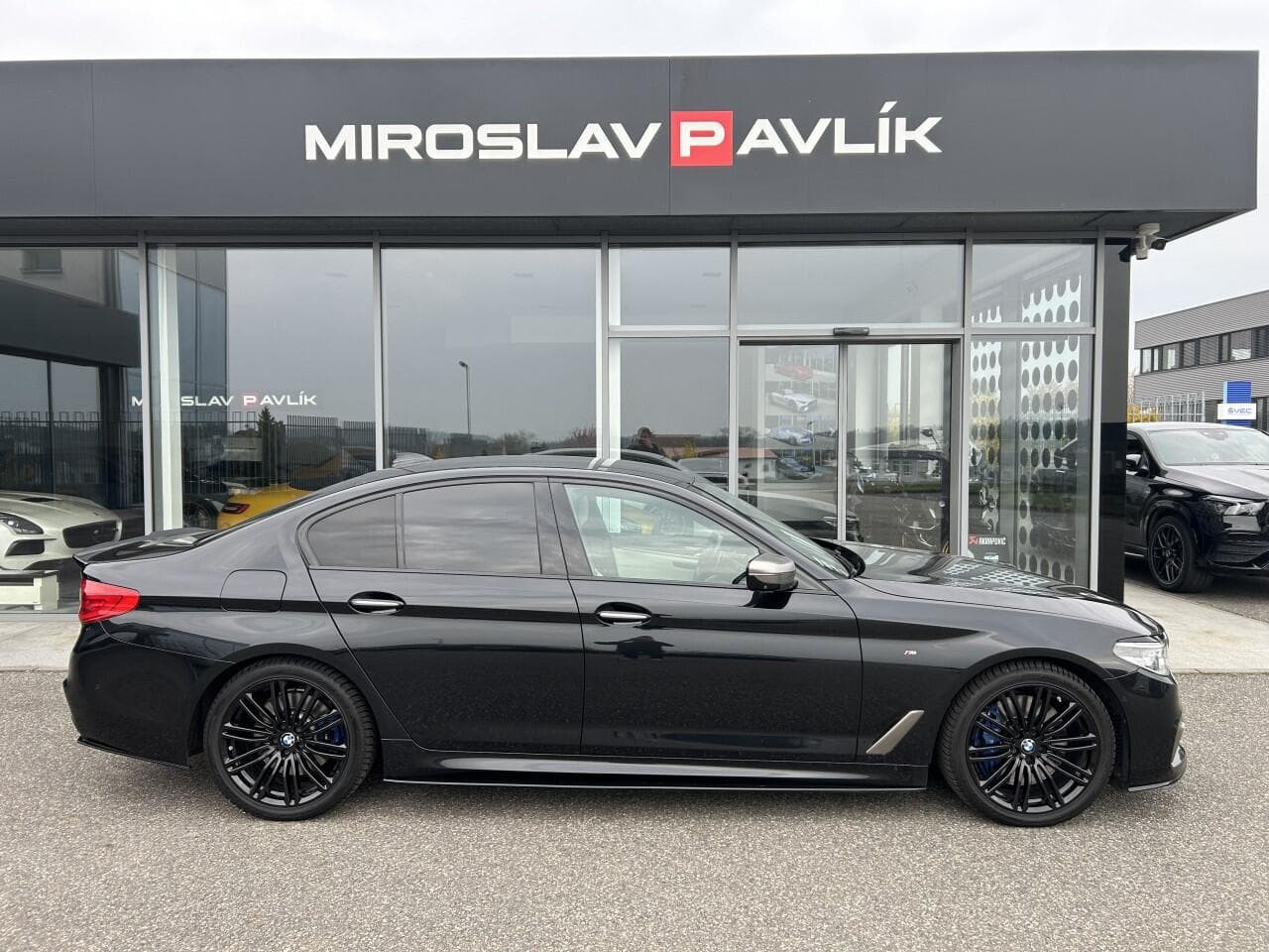 2017 BMW 5-SERIES - 4