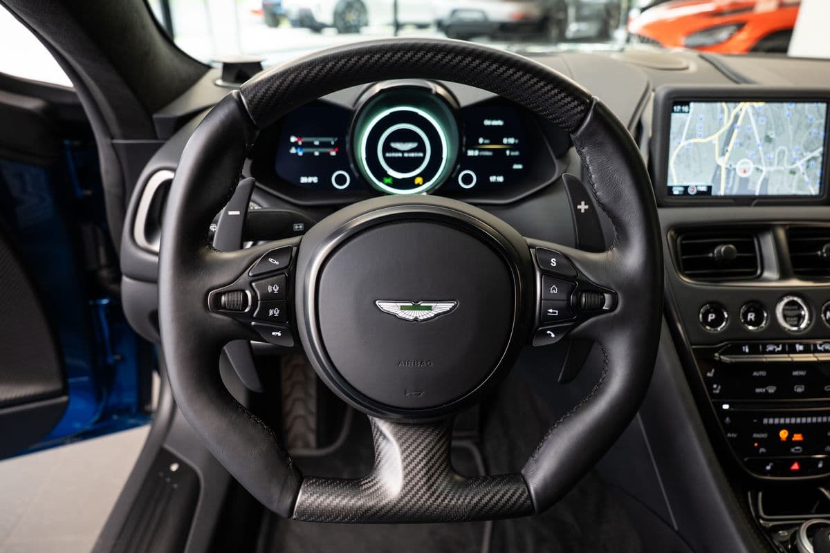 2023 Aston Martin DBS - 6