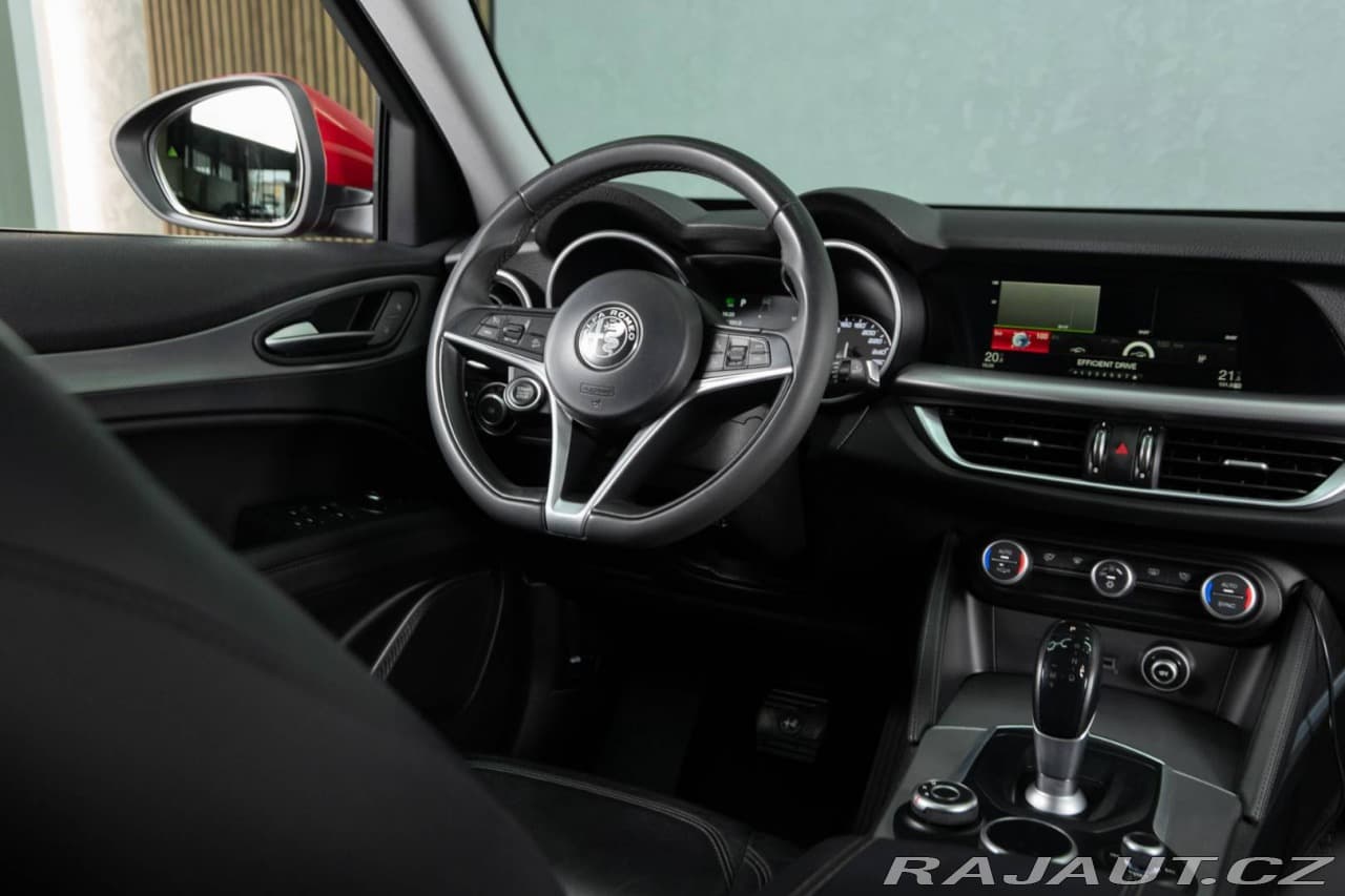 2017 Alfa Romeo STELVIO - 16