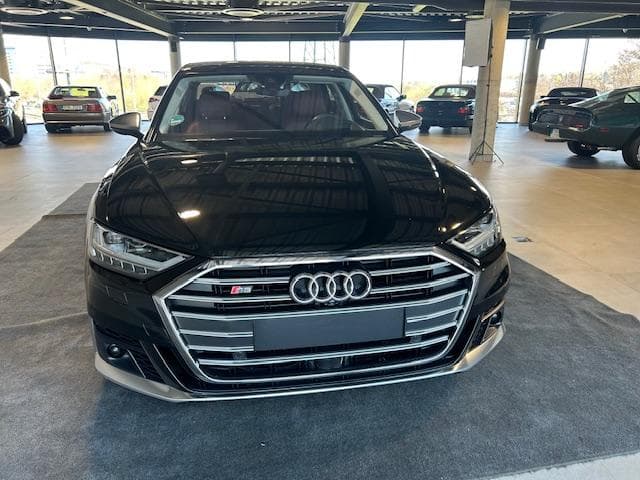 2020 Audi S8 - 10