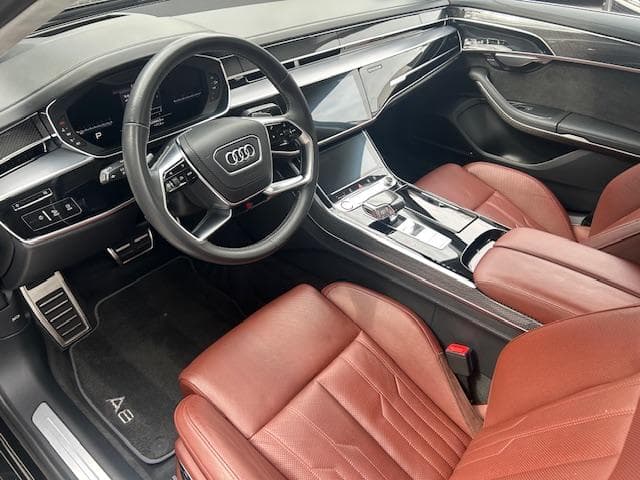 2020 Audi S8 - 12