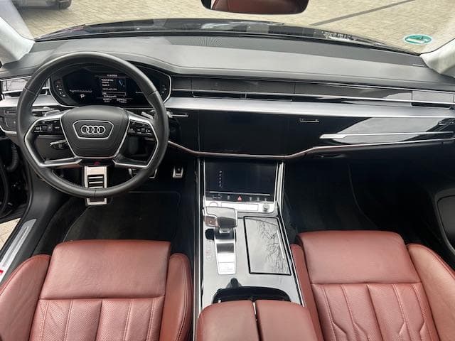 2020 Audi S8 - 13