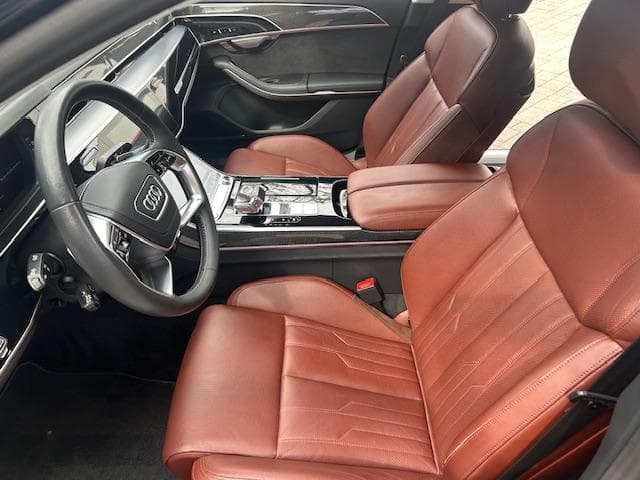 2020 Audi S8 - 14