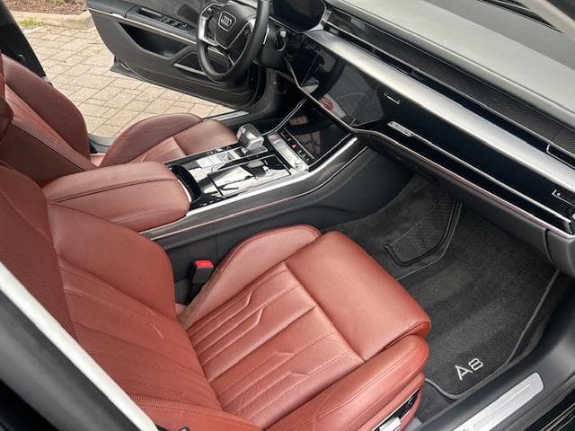 2020 Audi S8 - 15