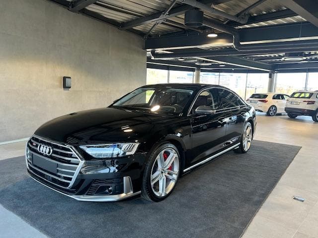 2020 Audi S8 - 2