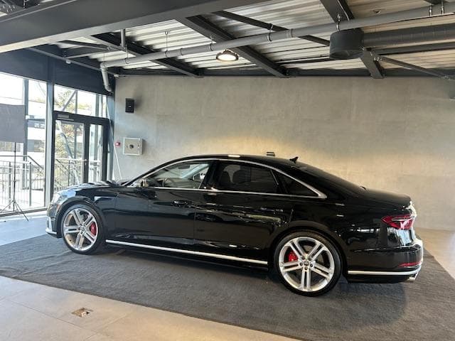 2020 Audi S8 - 4