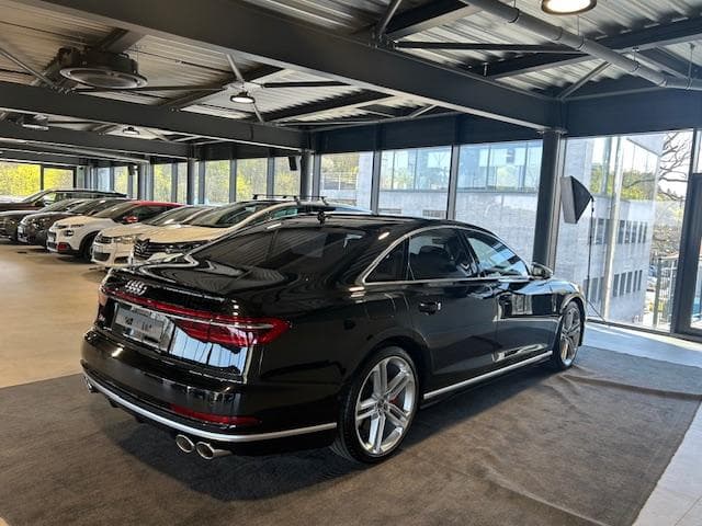 2020 Audi S8 - 7