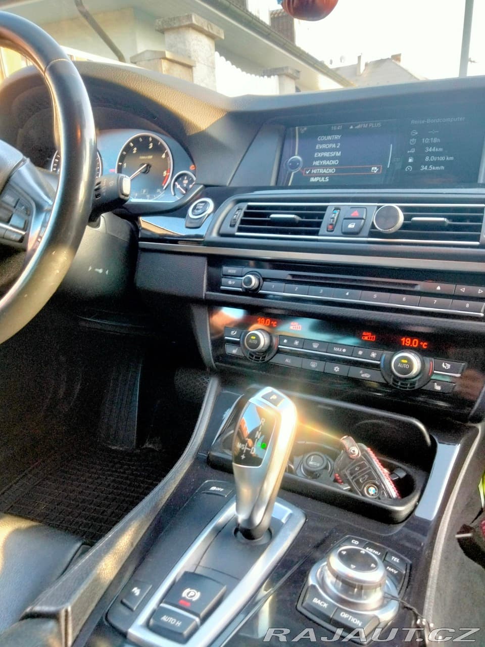 2011 BMW 5-SERIES - 11
