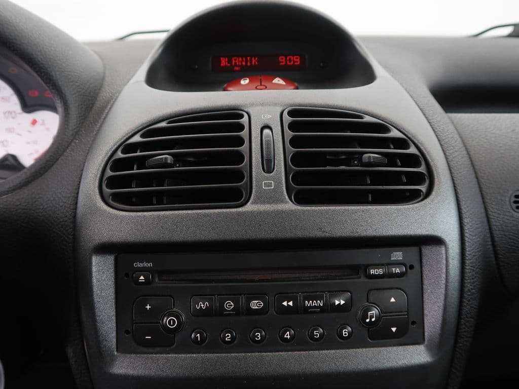 2004 Peugeot 206 - 17