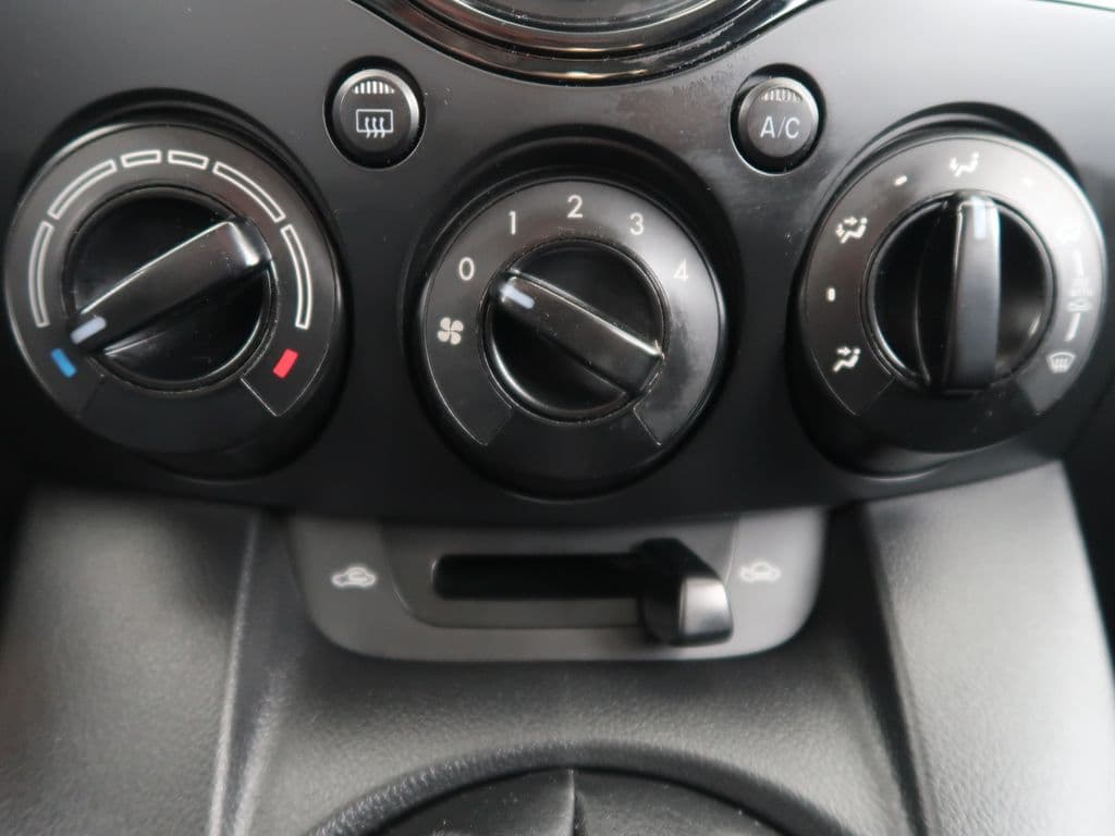 2012 Mazda 2 - 17