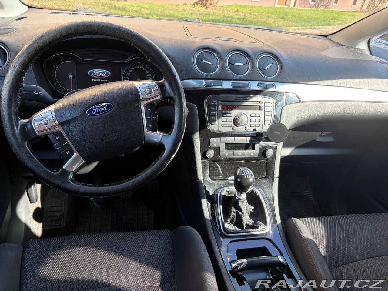 2011 Ford S-MAX - 3