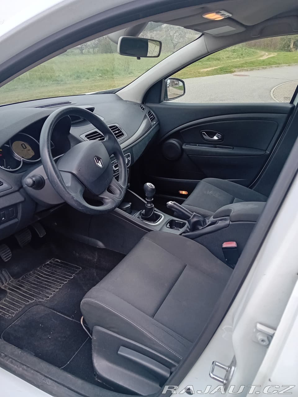 2010 Renault MEGANE - 5