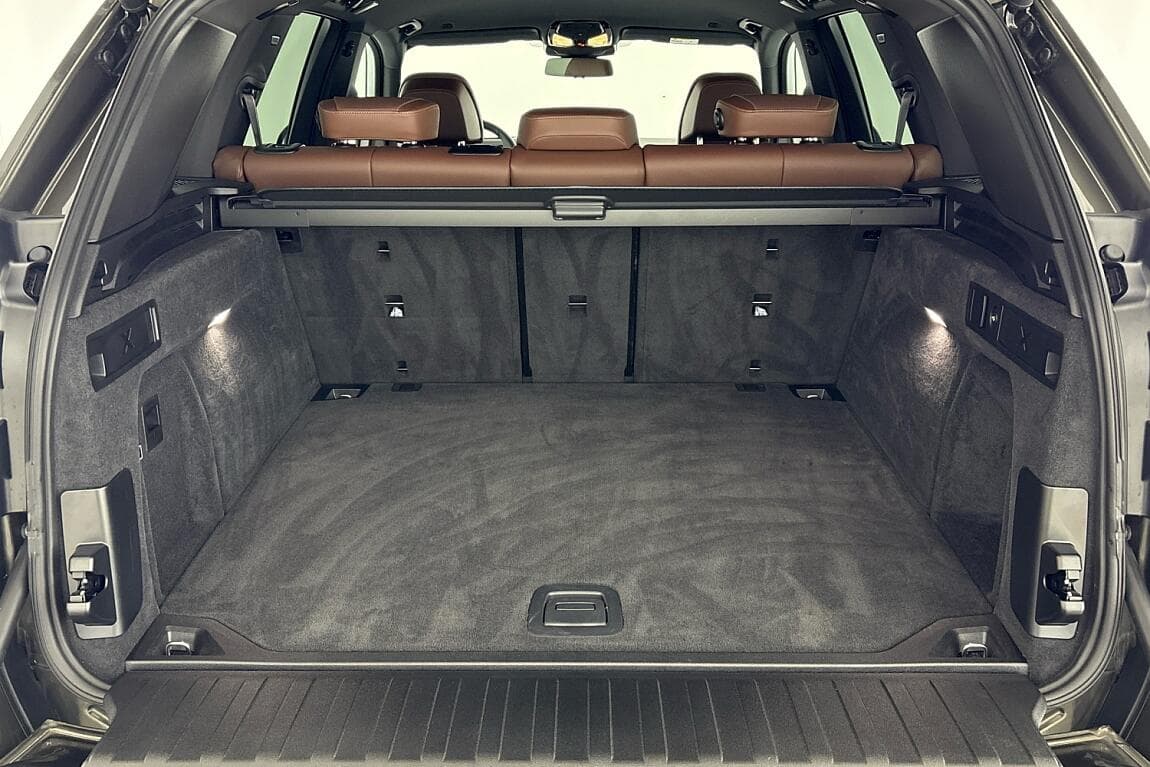 2025 BMW X5 - 11