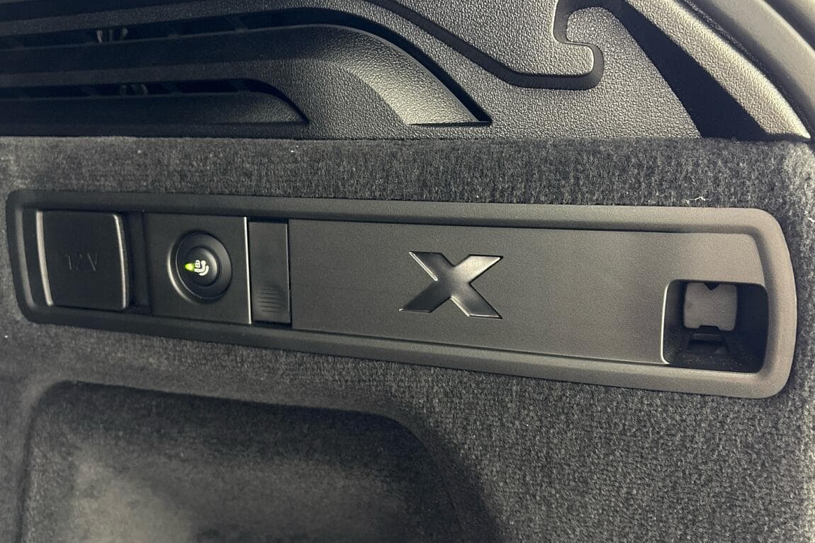 2025 BMW X5 - 12