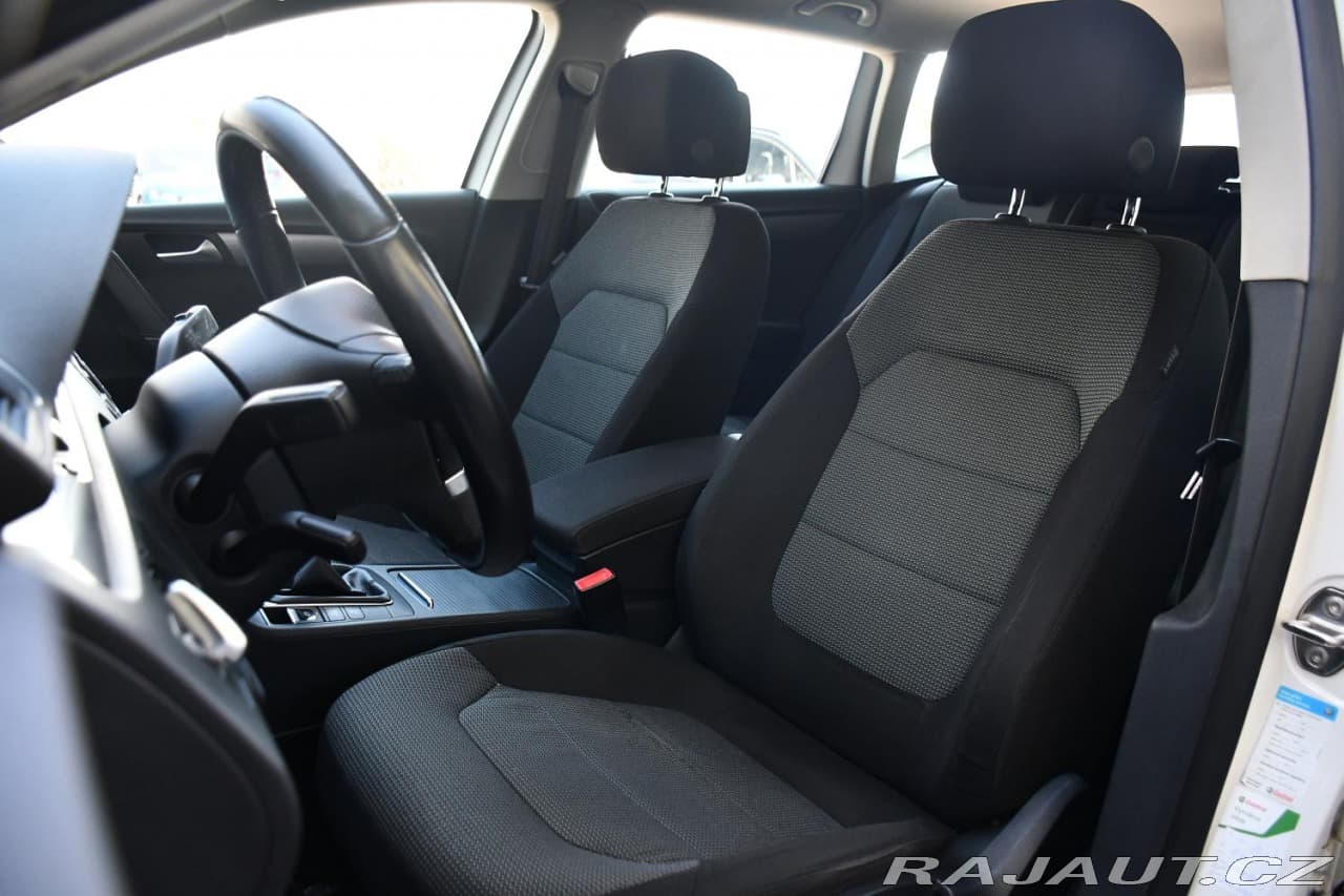 2013 Volkswagen PASSAT - 11