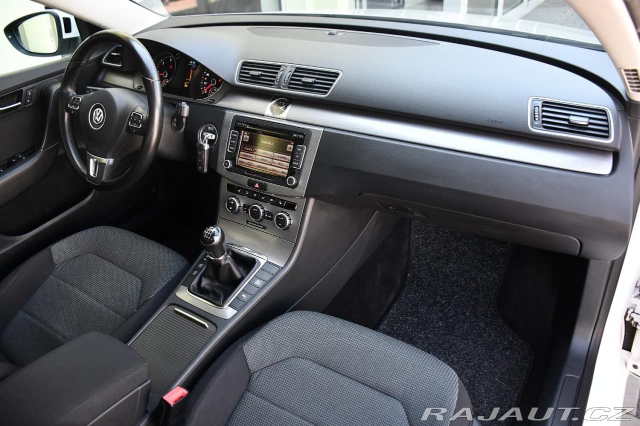 2013 Volkswagen PASSAT - 12