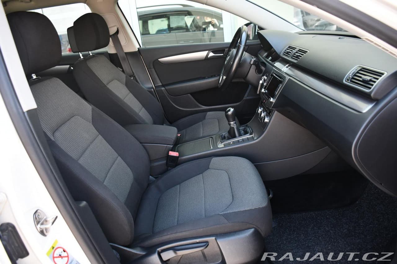 2013 Volkswagen PASSAT - 13