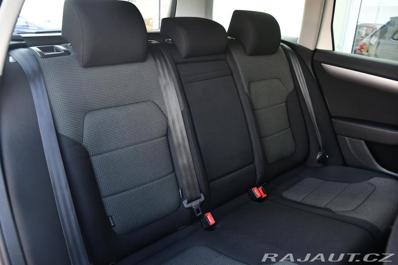 2013 Volkswagen PASSAT - 17