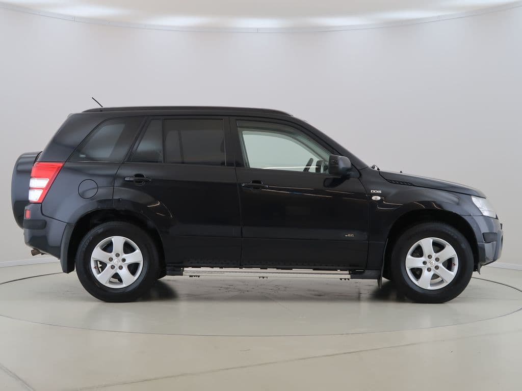 Suzuki GRAND - 4
