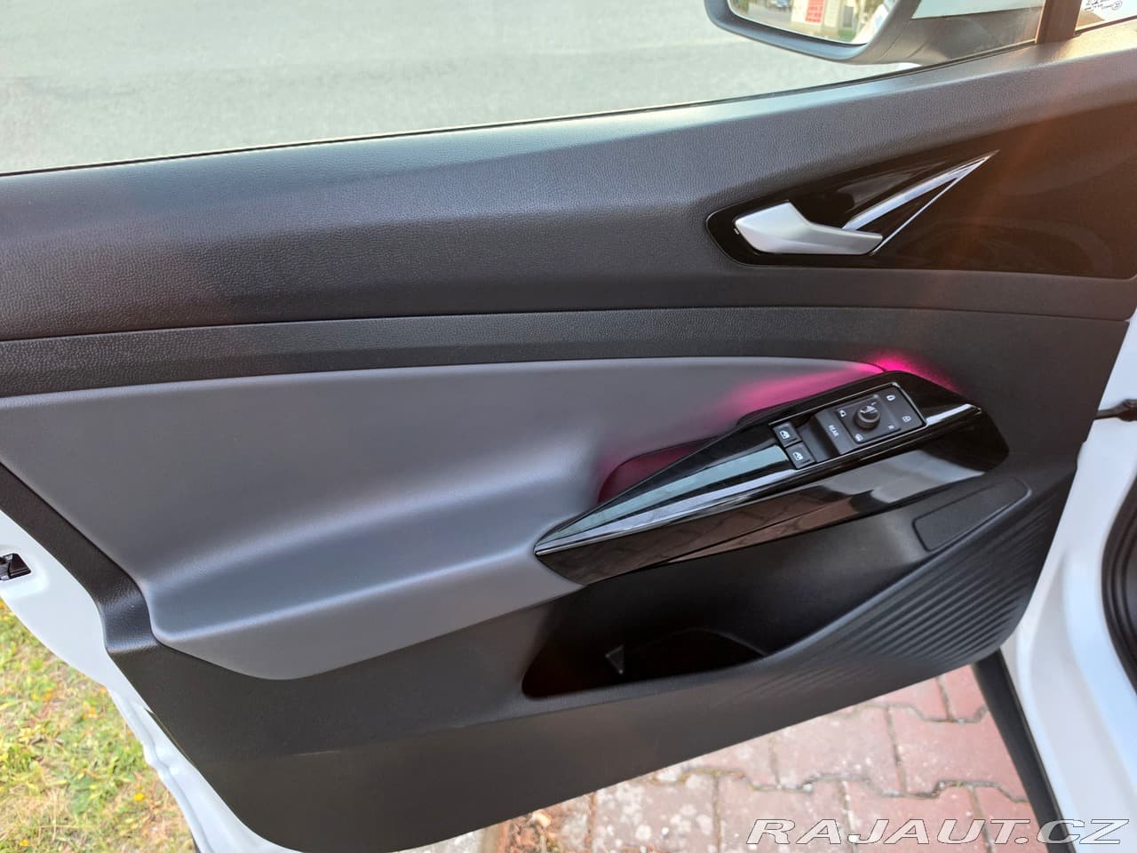 2022 Volkswagen ID.4 - 11