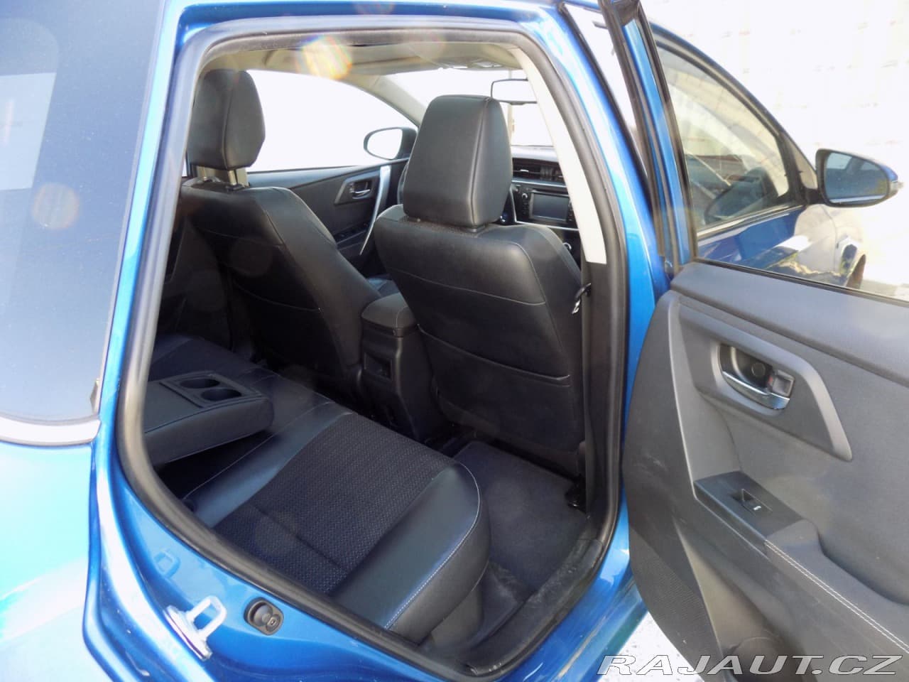 2014 Toyota AURIS - 18