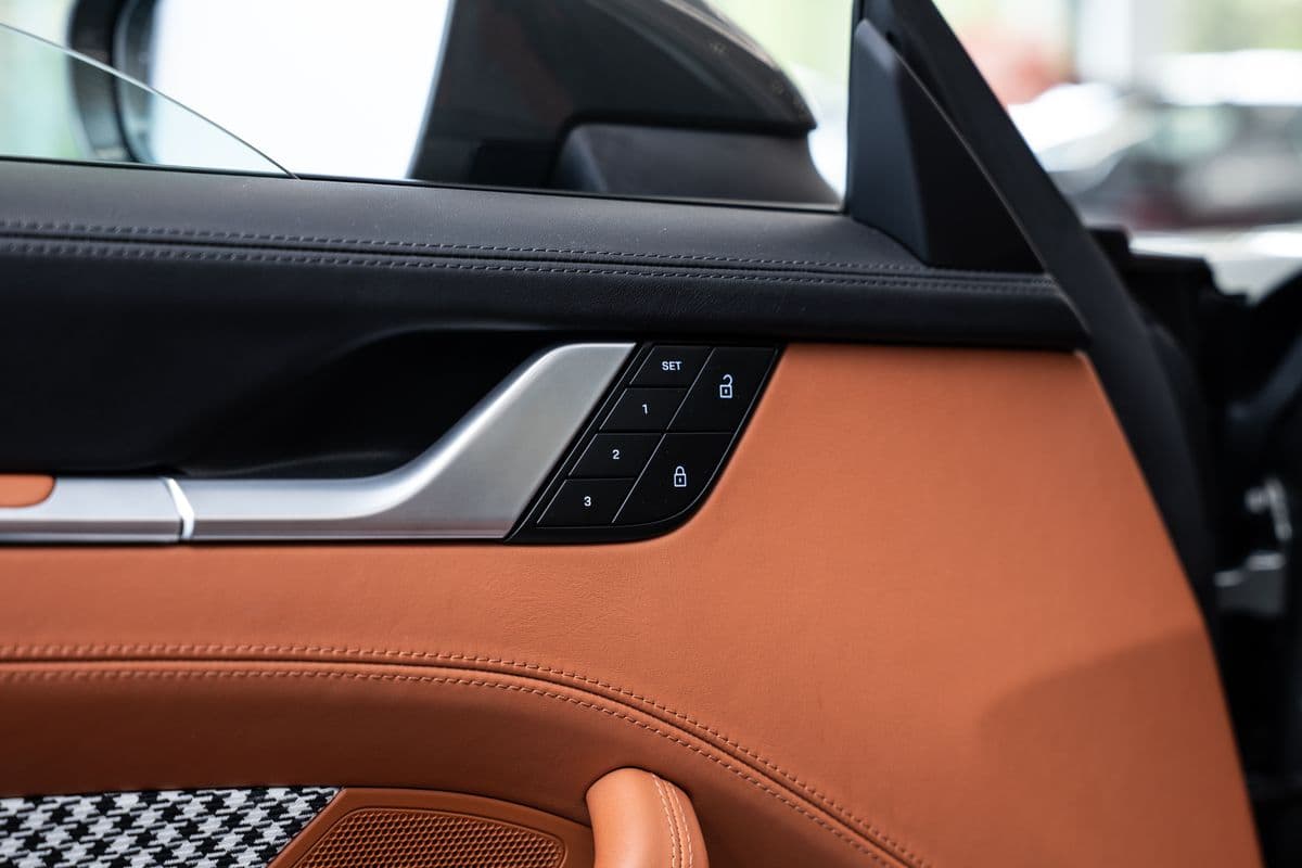 2023 Porsche 911 - 18