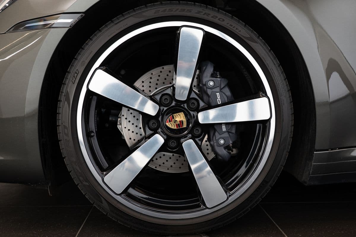 2023 Porsche 911 - 20