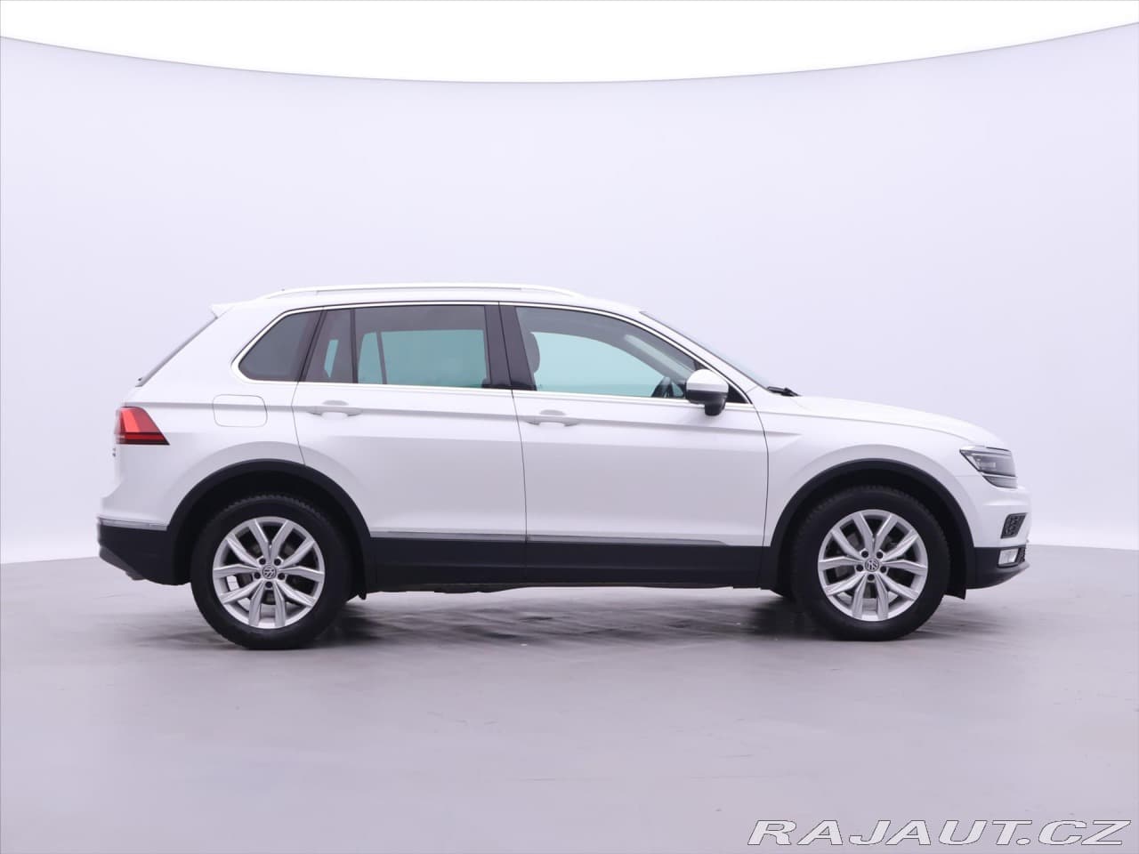 2017 Volkswagen TIGUAN - 8