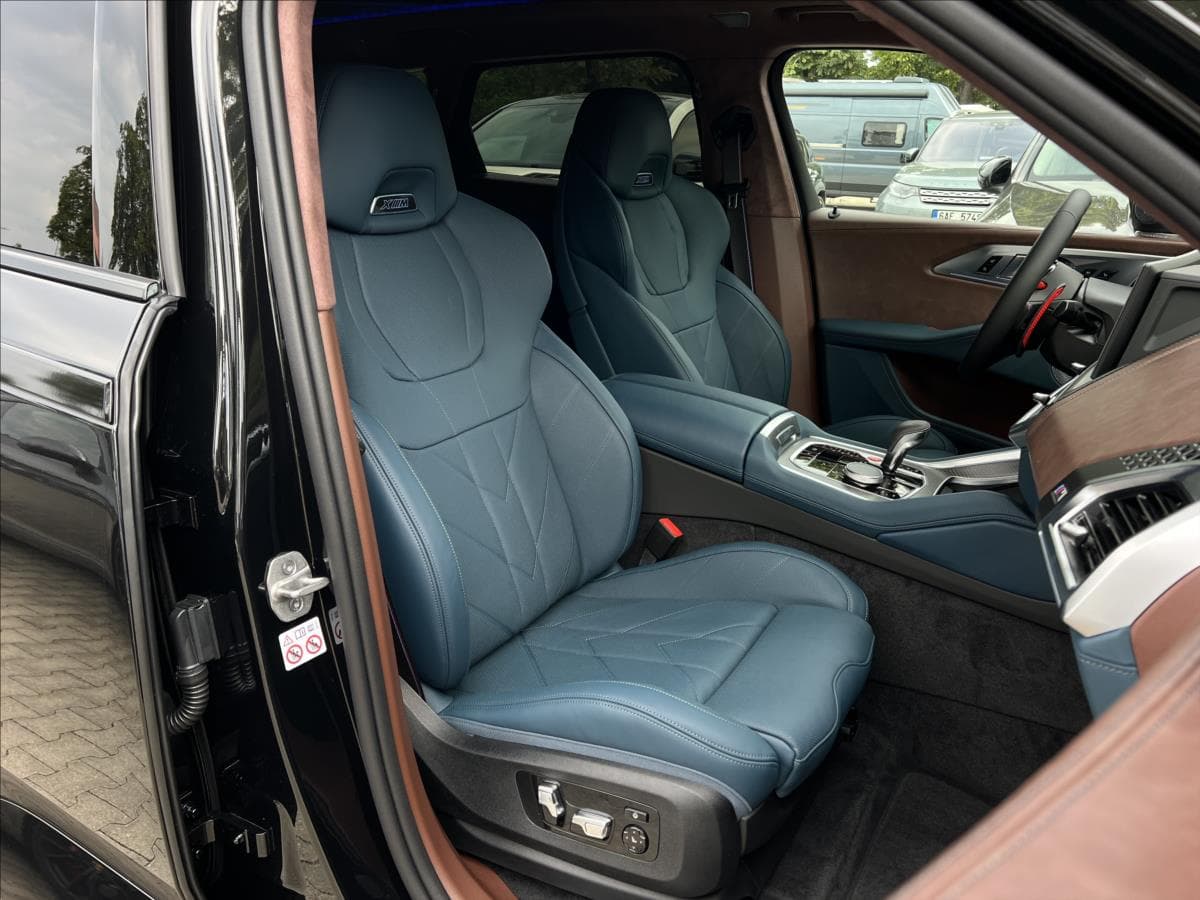 2023 BMW XM - 13