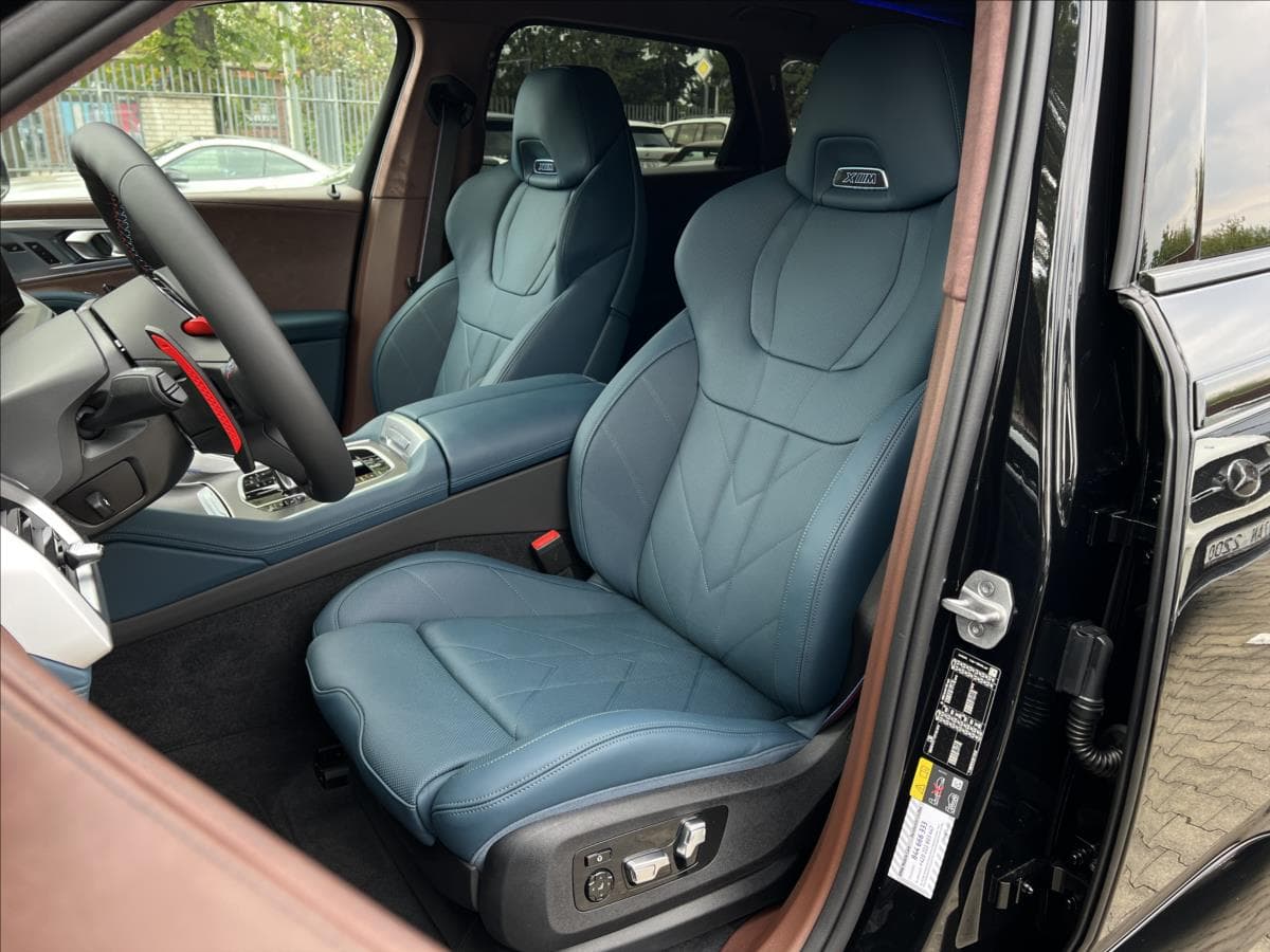 2023 BMW XM - 17